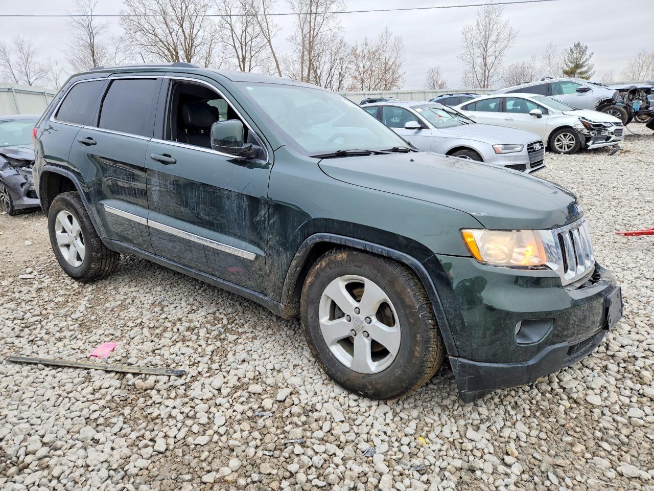 2011 Jeep Grand Cherokee Laredo - Image 4