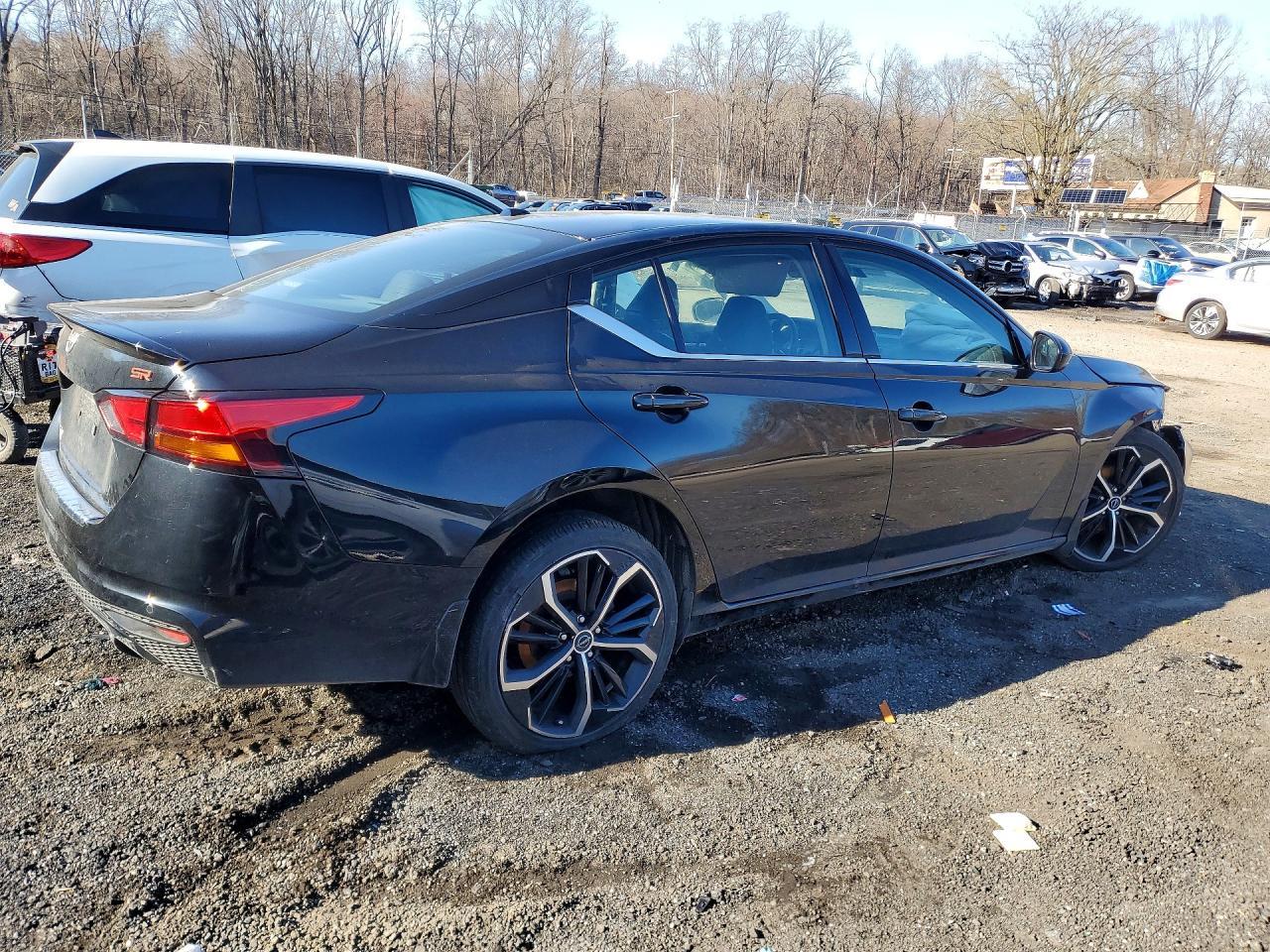 2023 Nissan Altima 2.5 Sr - Image 3