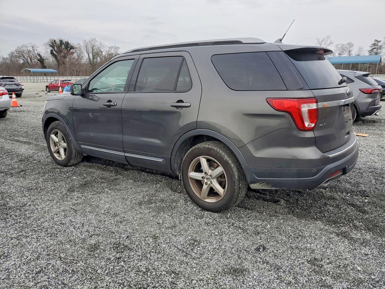 2018 Ford Explorer Xlt - Image 2