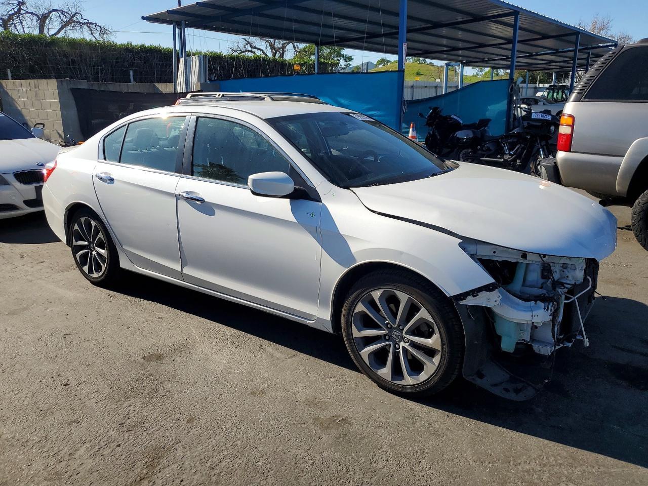2015 Honda Accord Sport - Image 4