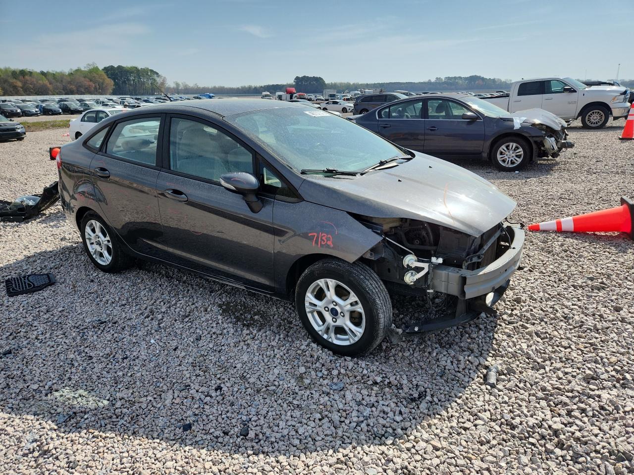 2015 Ford Fiesta Se - Image 4