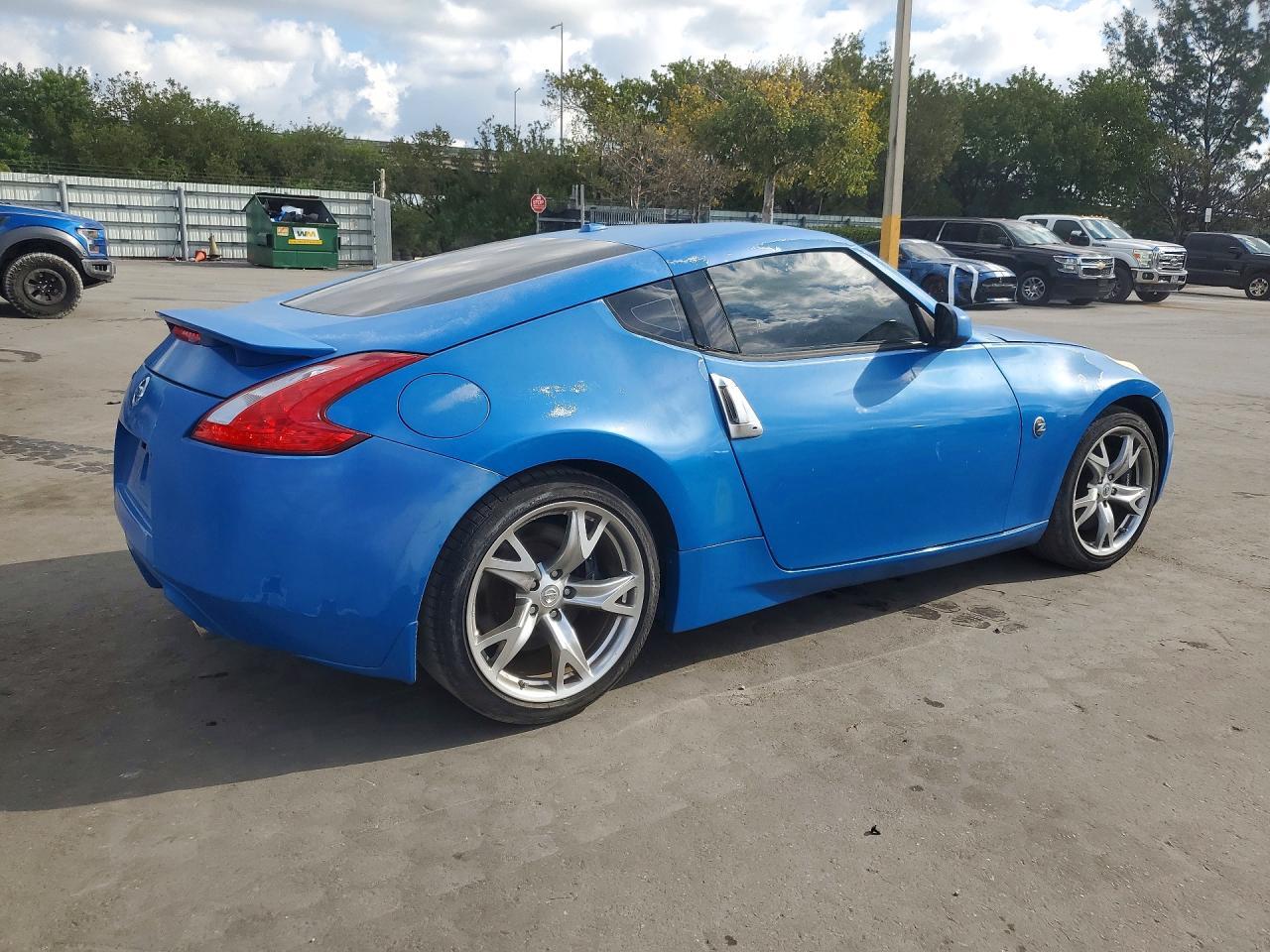 2011 Nissan 370Z Touring - Image 3