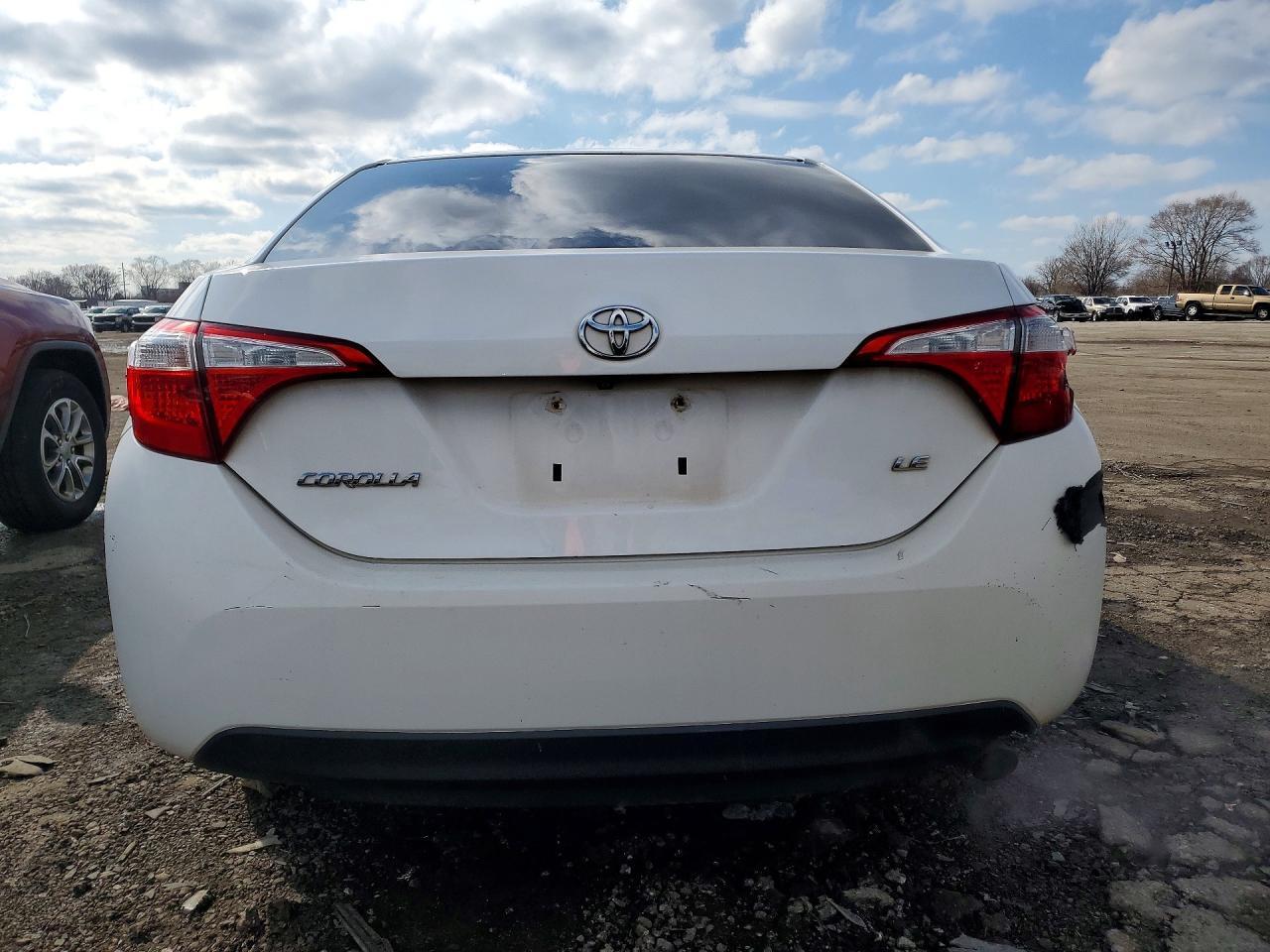 2015 Toyota Corolla Le - Фото 6