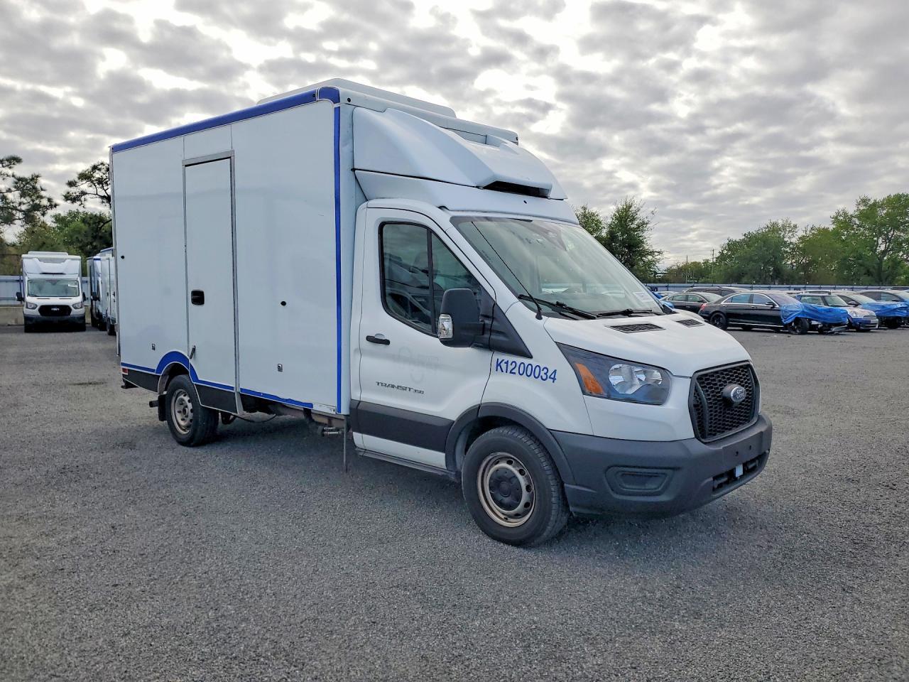 2020 Ford Transit Delivery Truck - Фото 4