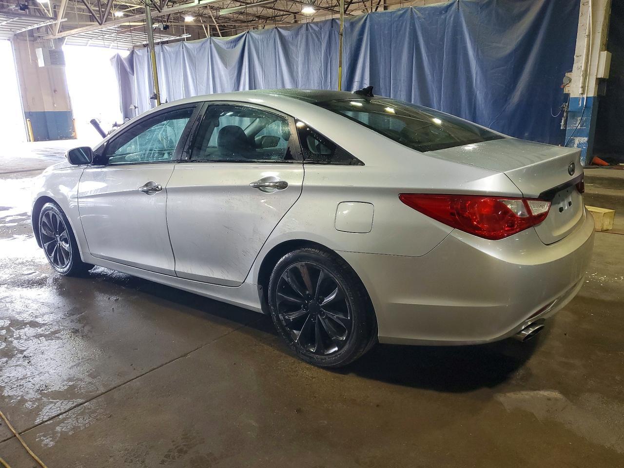 2012 Hyundai Sonata Limited 2.0T - Фото 2