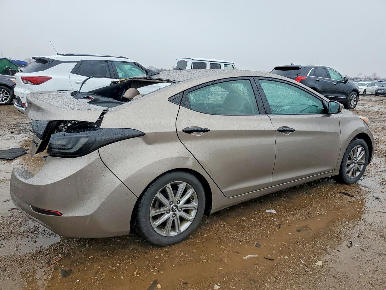 2016 Hyundai Elantra - Image 3