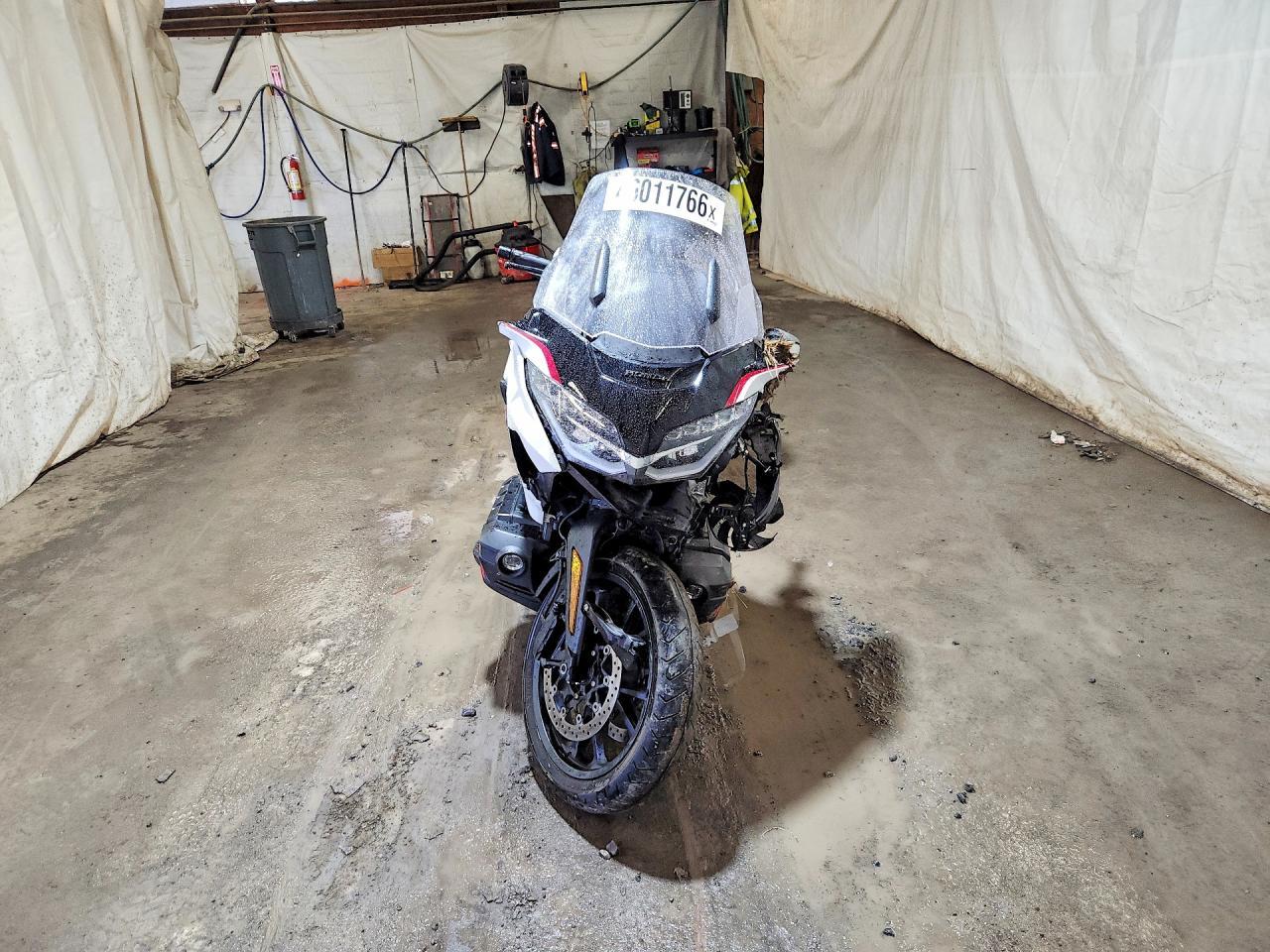 2024 Honda Gl1800 D - Фото 2