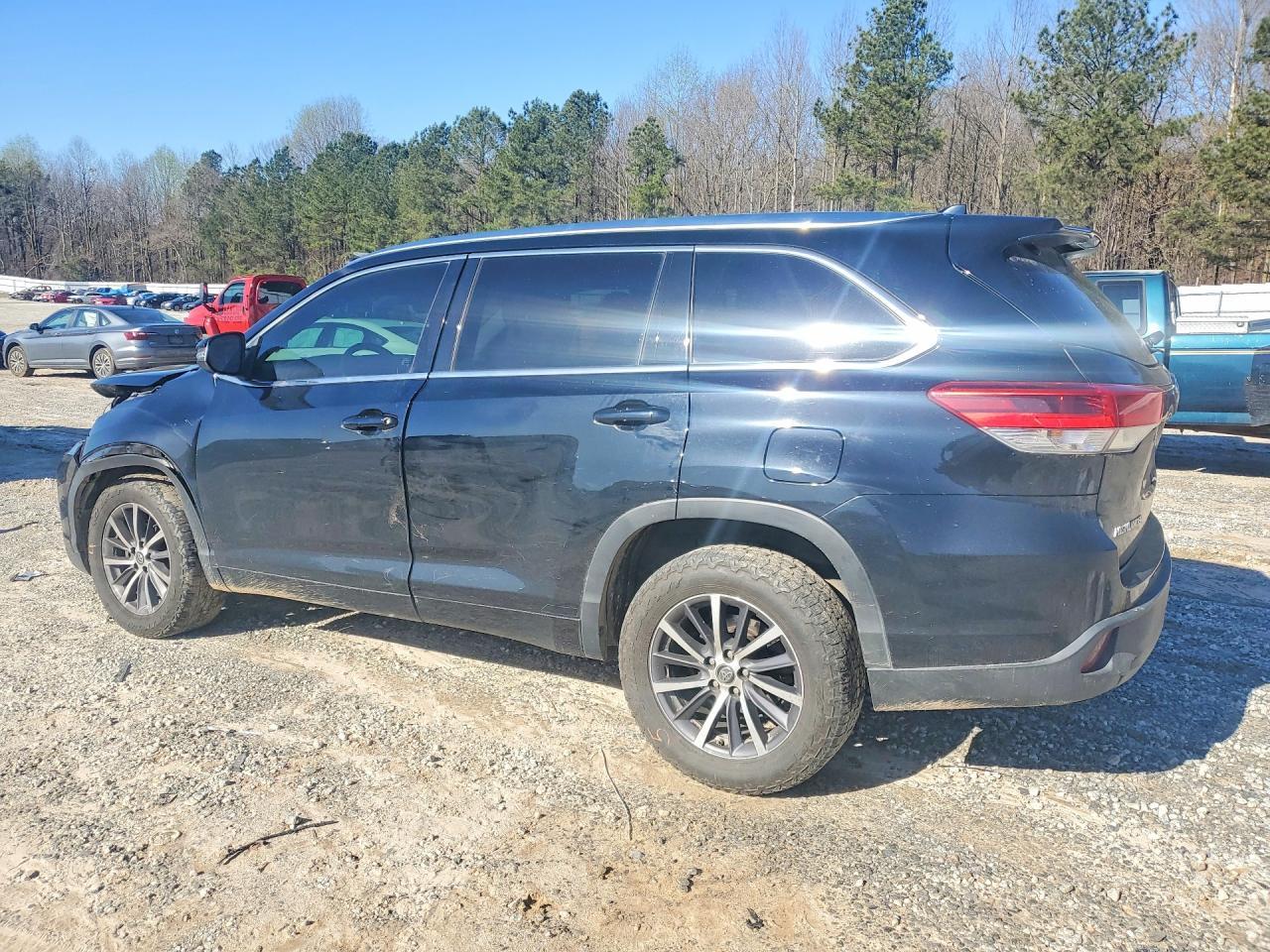 2018 Toyota Highlander Xle - Фото 2