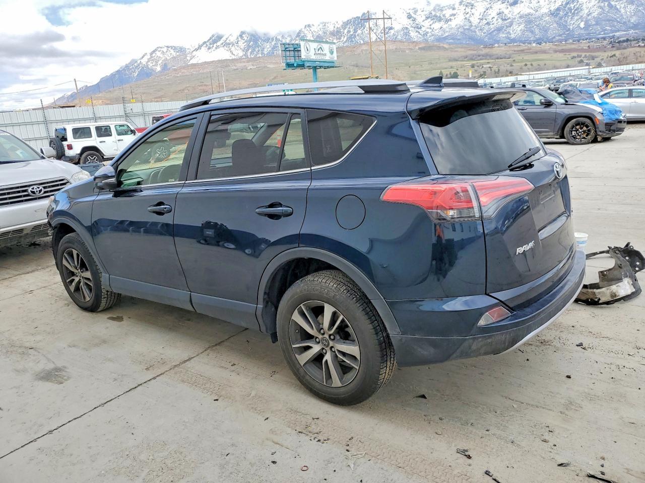 2018 Toyota Rav4 Xle - Image 2