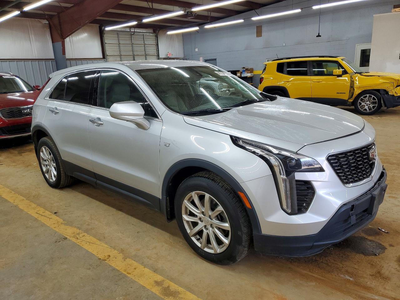 2019 Cadillac Xt4 Luxury - Image 4