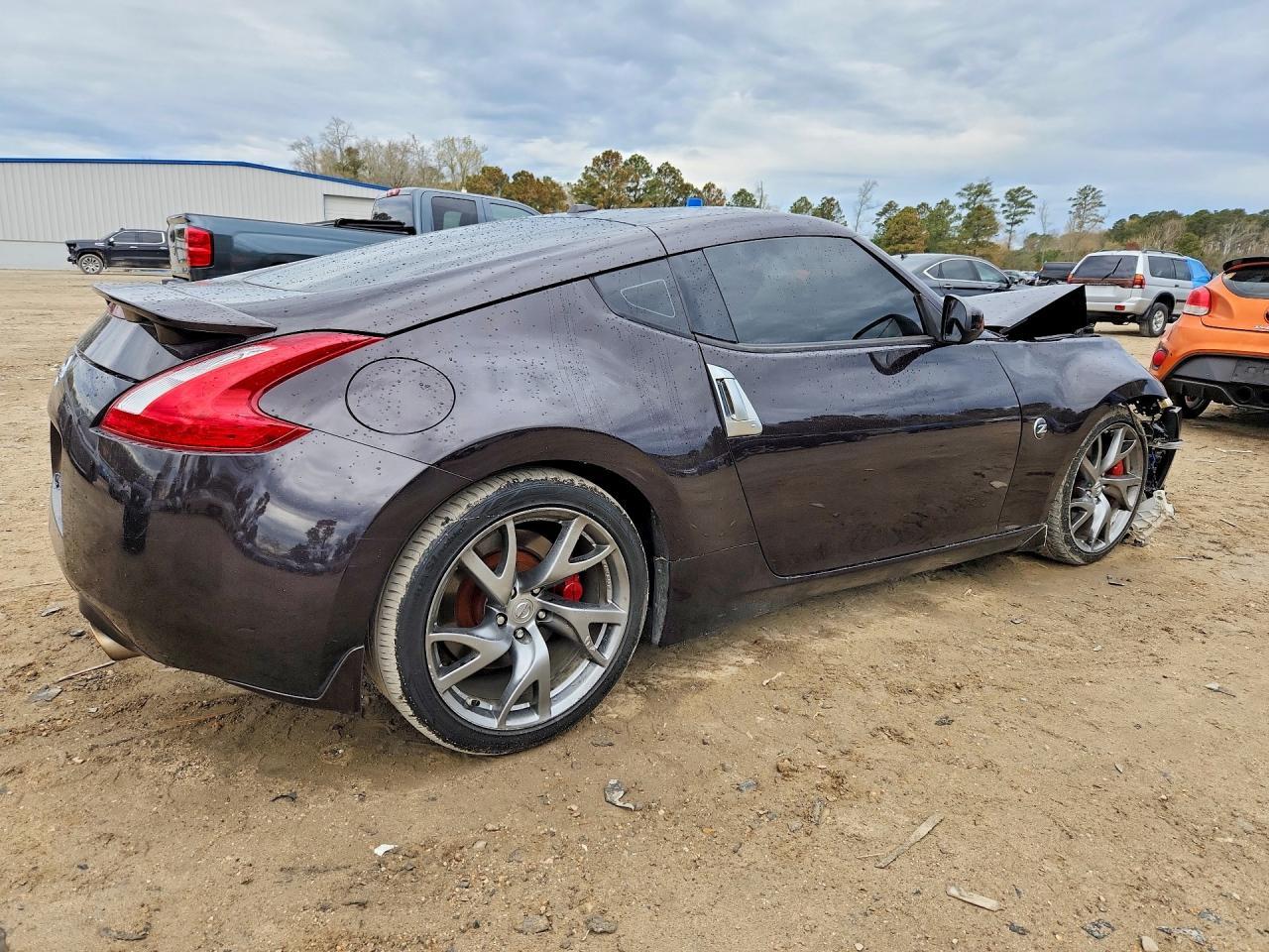 2016 Nissan 370Z Sport Tech - Image 3