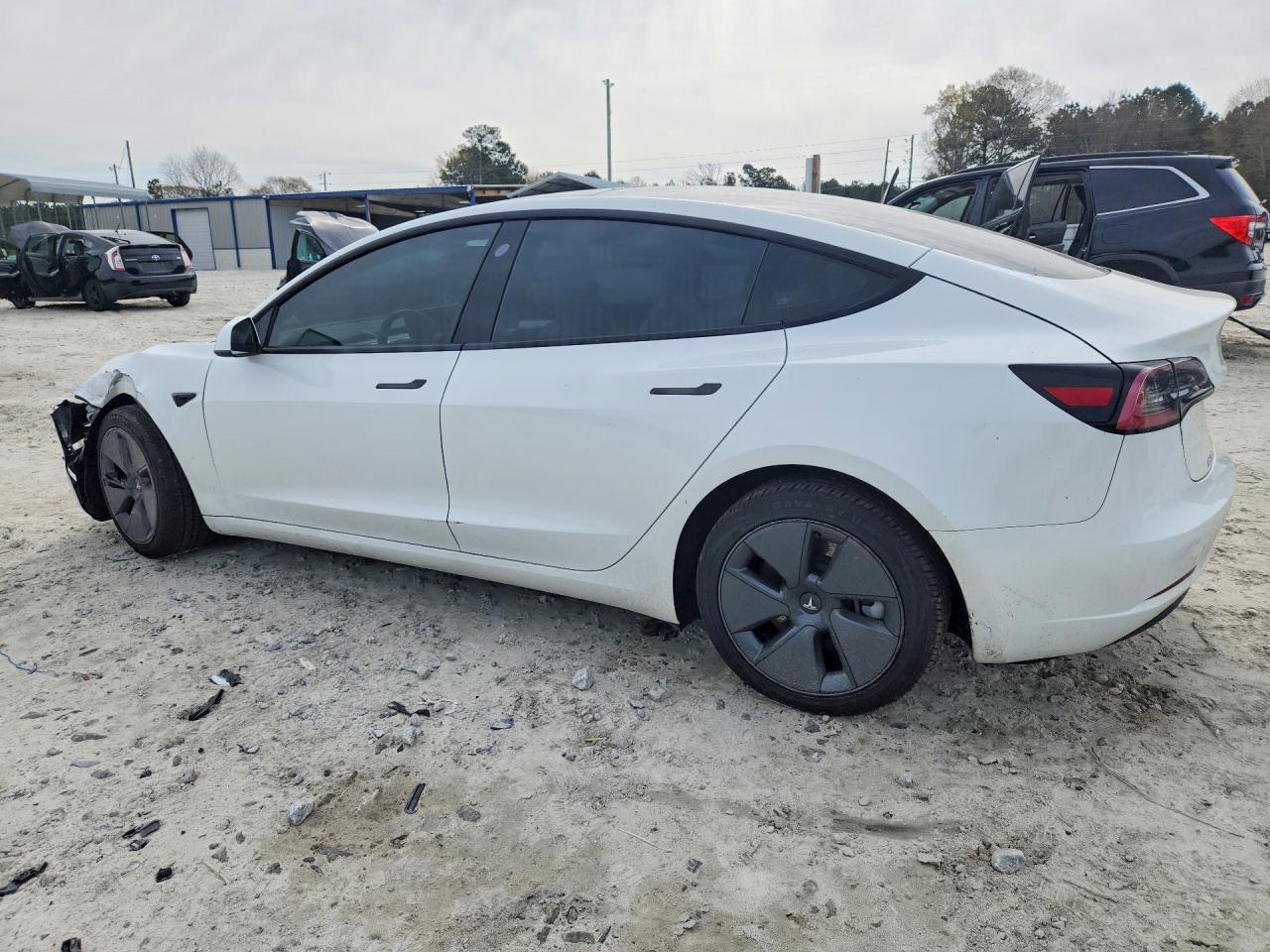 2023 Tesla Model 3 - Фото 2