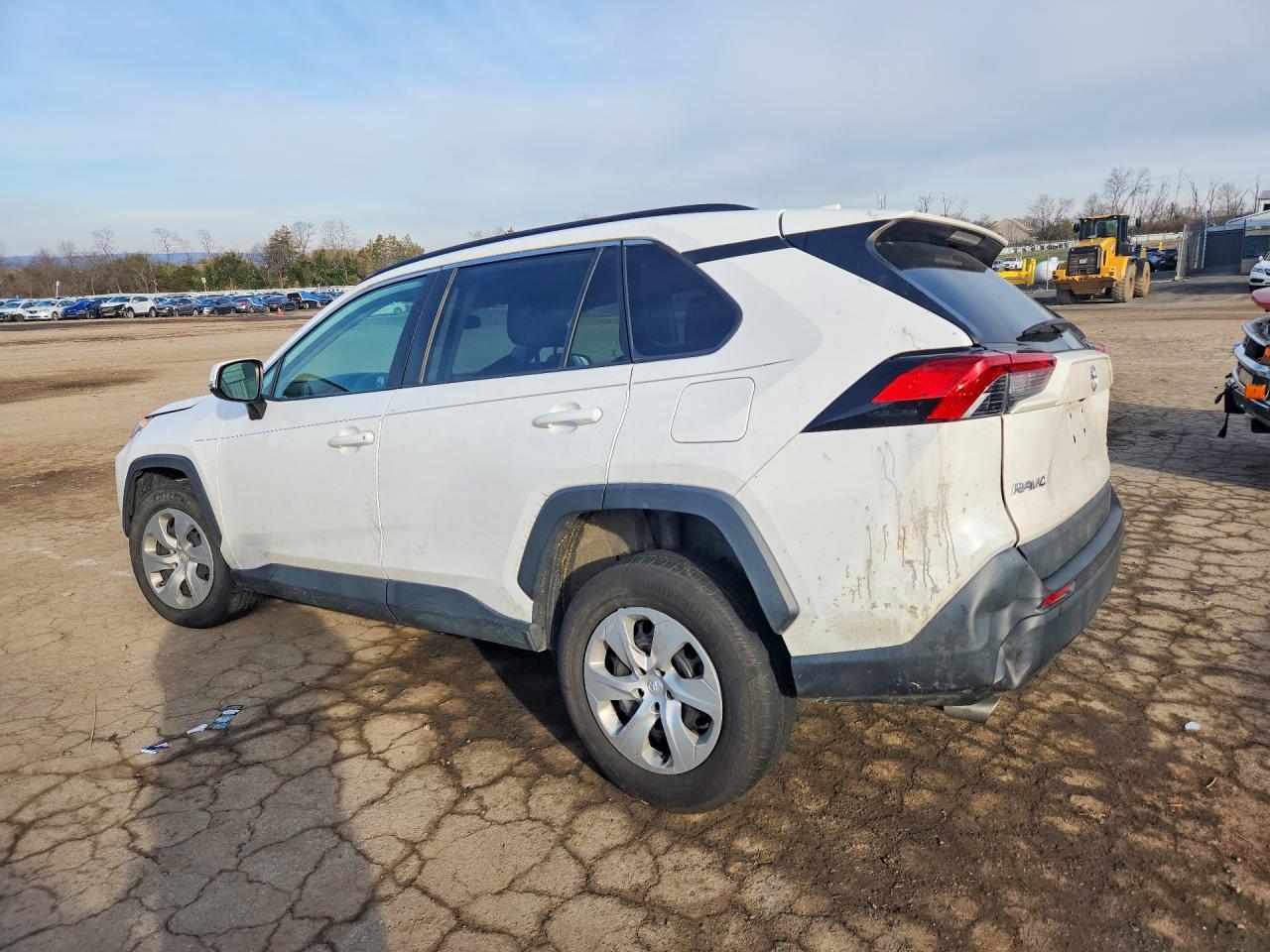 2020 Toyota Rav4 Le - Фото 2