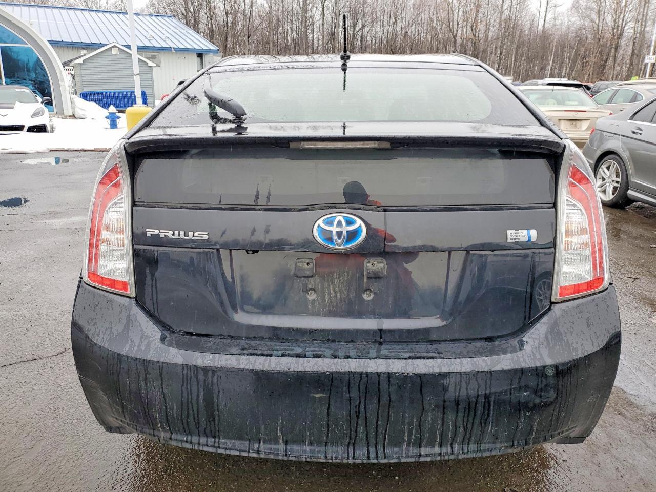 2015 Toyota Prius Two - Фото 6