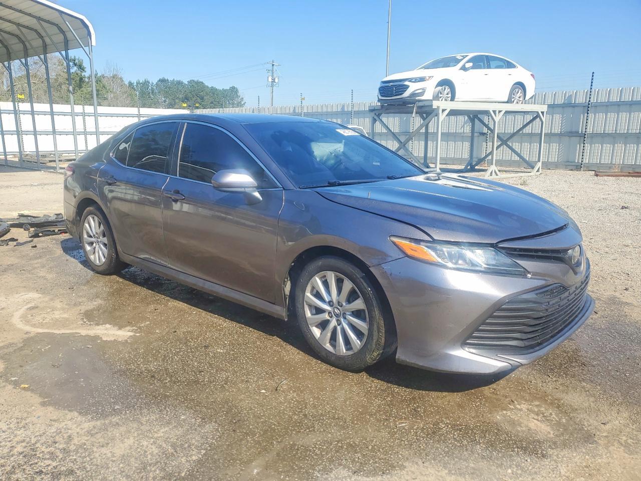 2018 Toyota Camry Le - Фото 4