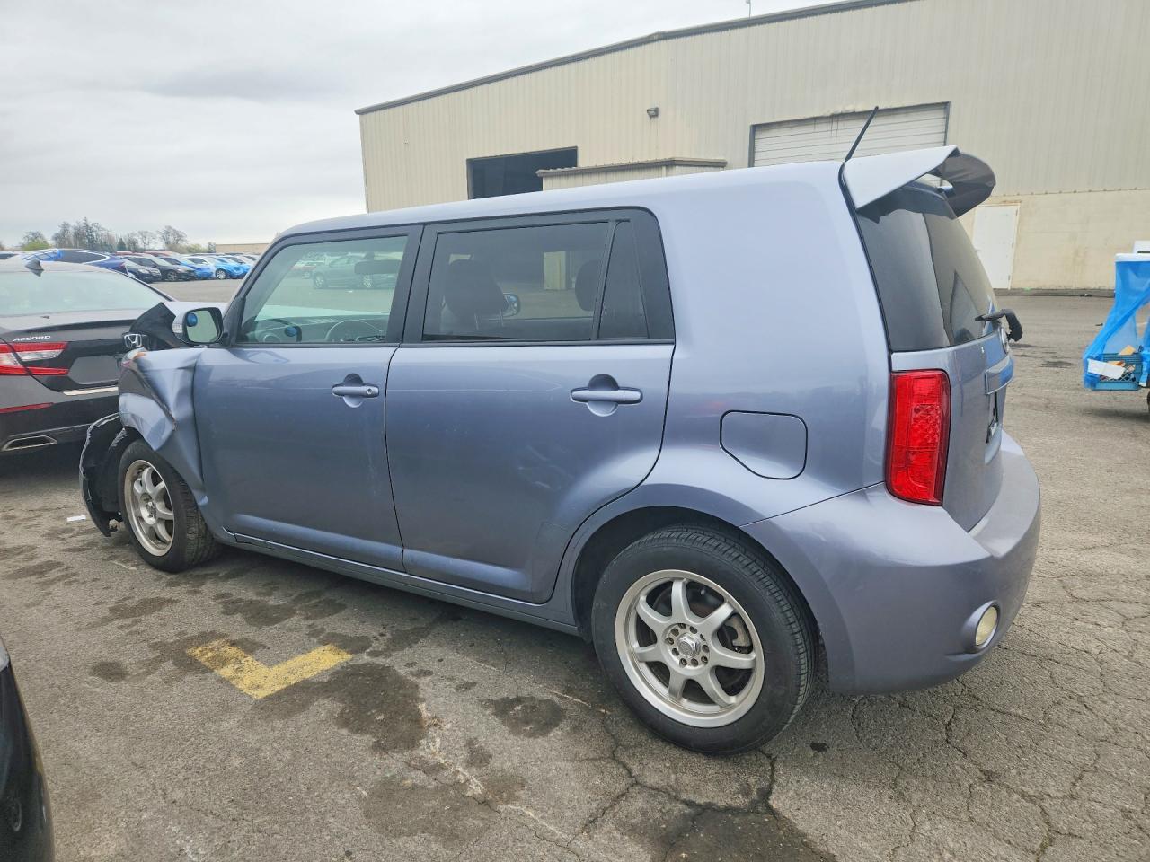 2010 Scion Xb Base - Фото 2