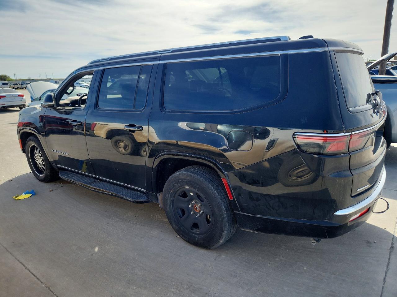 2023 Jeep Wagoneer L Series Ii - Image 2