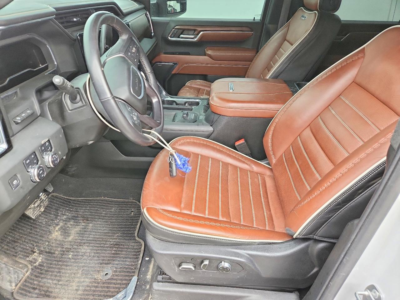2024 GMC Sierra K3500 Denali Ultimate - Image 7