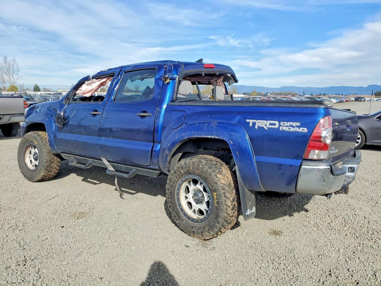 2015 Toyota Tacoma V6 - Фото 2