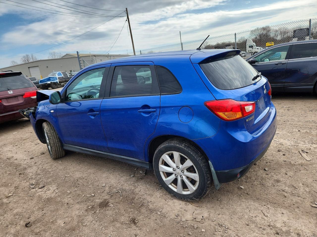2015 Mitsubishi Outlander Sport Es - Image 2