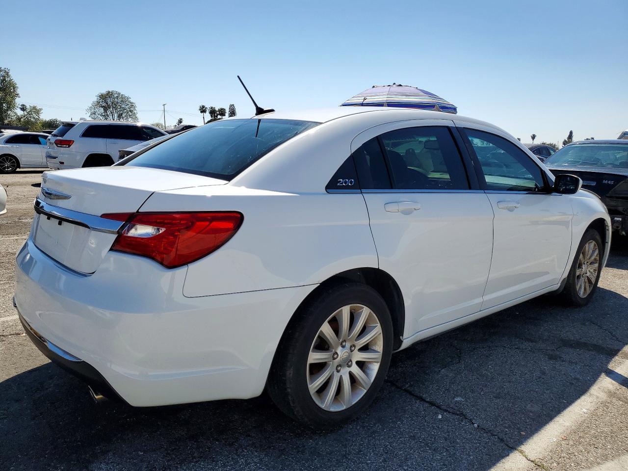 2013 Chrysler 200 Touring - Image 3