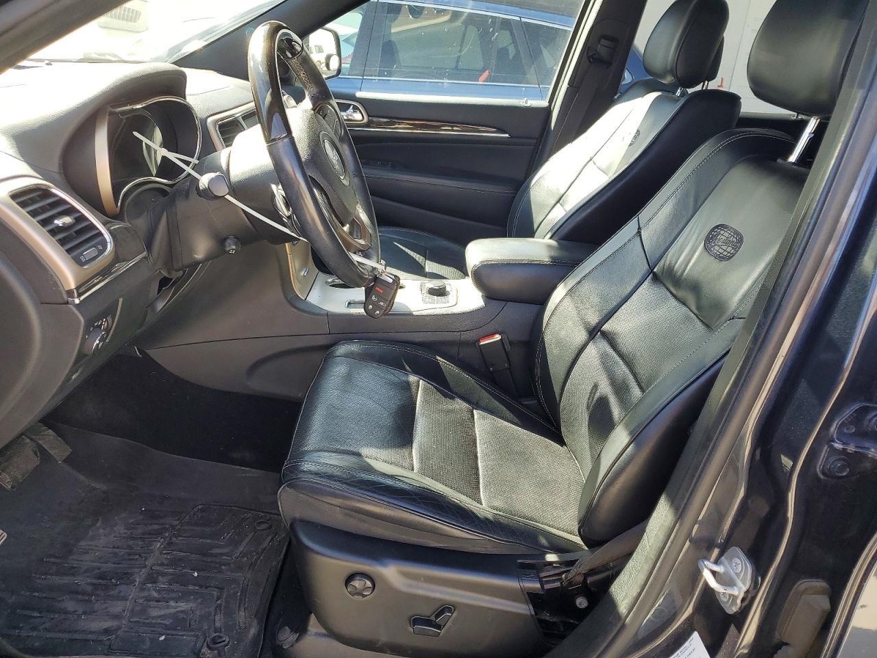 2014 Jeep Grand Cherokee Overland - Image 7