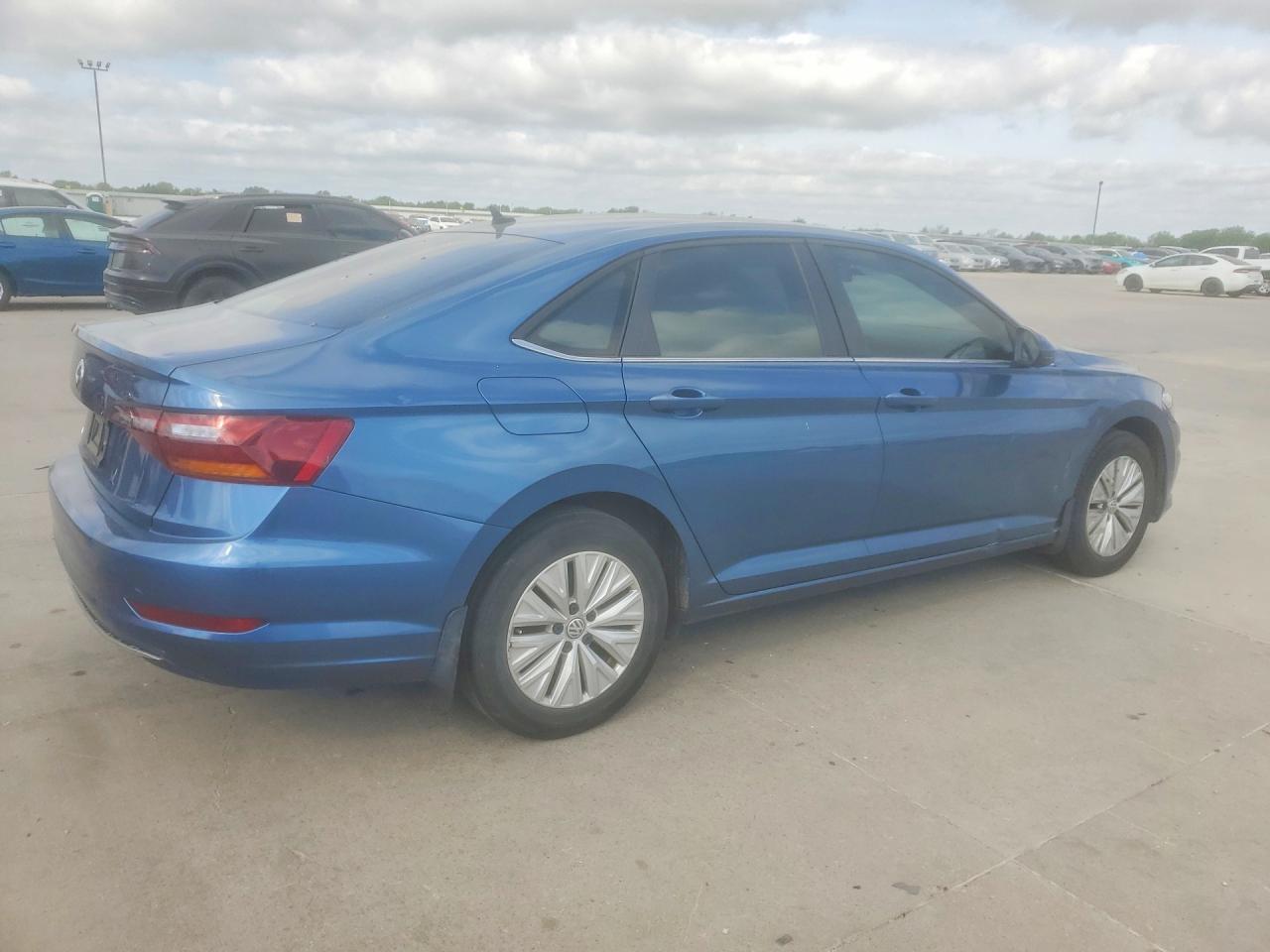 2019 Volkswagen Jetta S - Фото 3