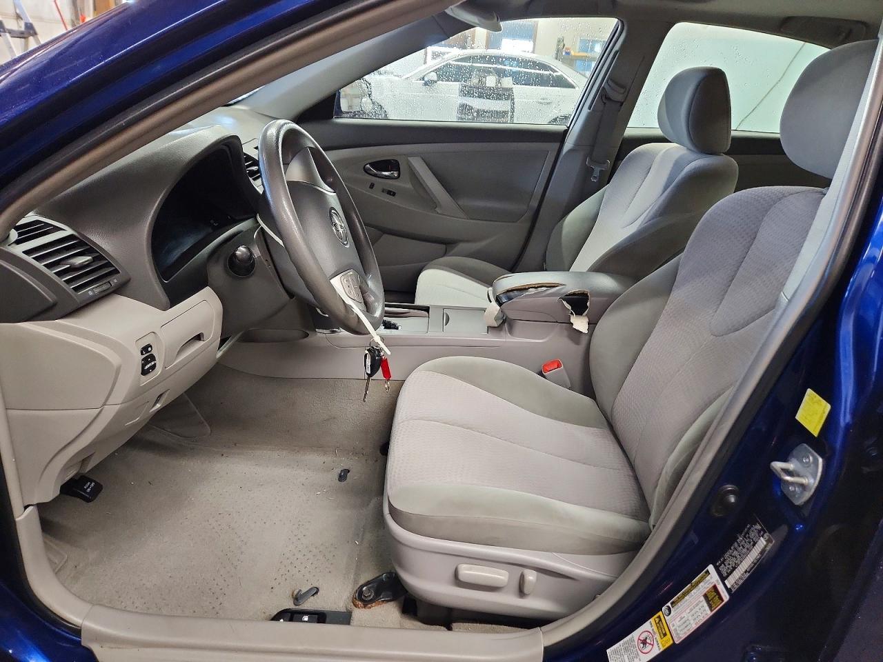2011 Toyota Camry Le - Image 7
