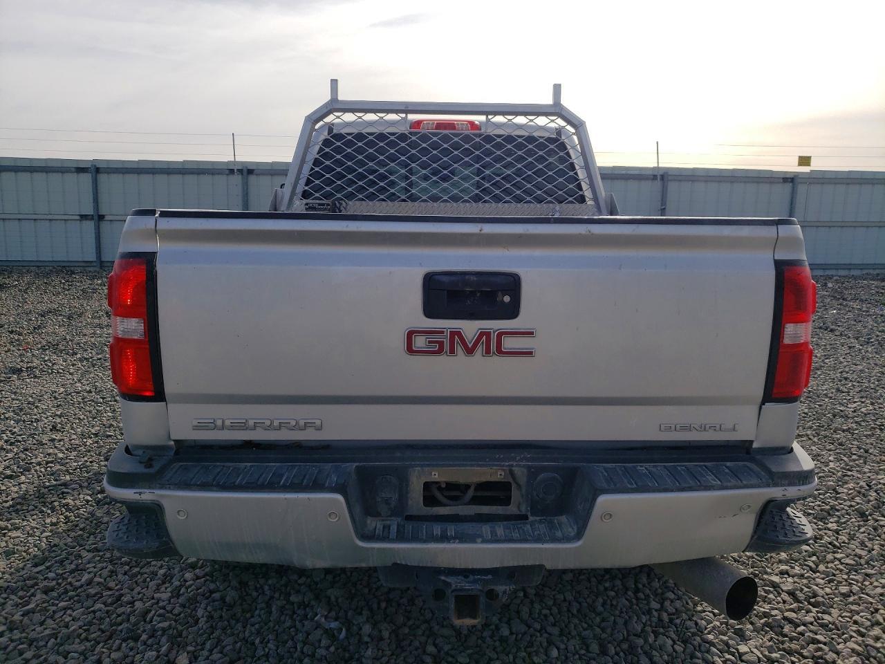2018 GMC Sierra K2500 Denali - Image 6