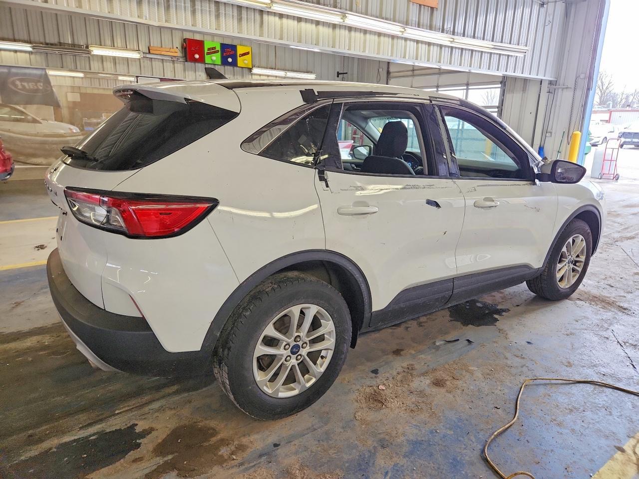 2021 Ford Escape Se - Фото 3