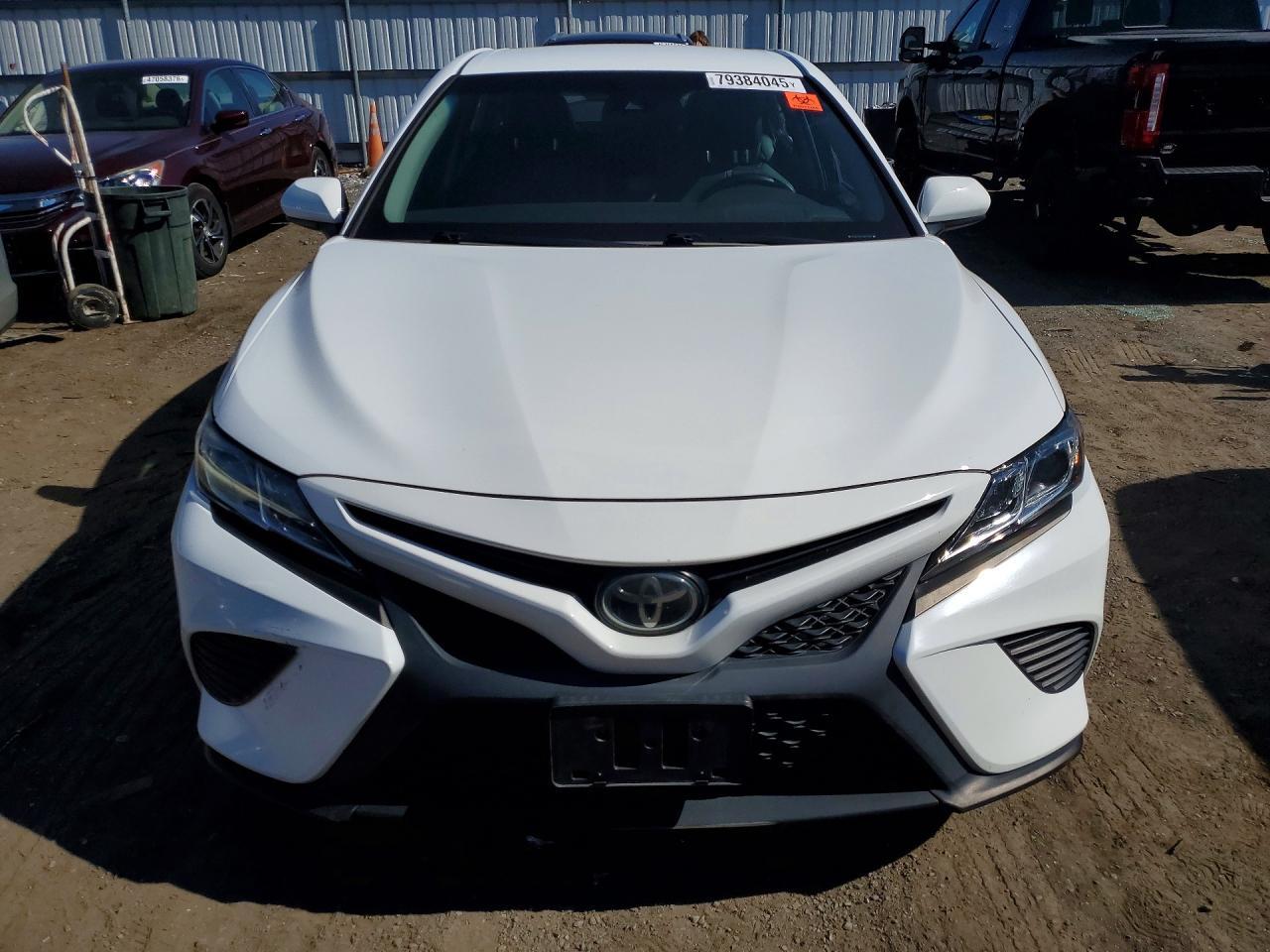 2018 Toyota Camry Se - Фото 5