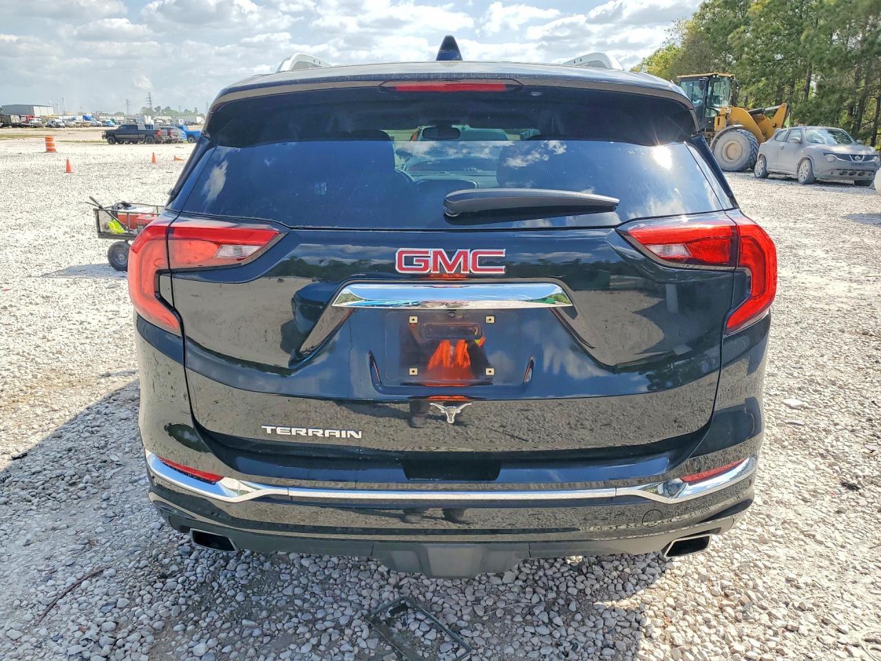2018 GMC Terrain Denali - Image 6