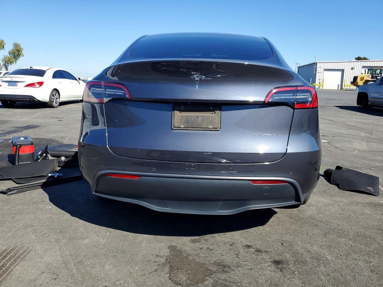 2022 Tesla Model Y - Фото 6