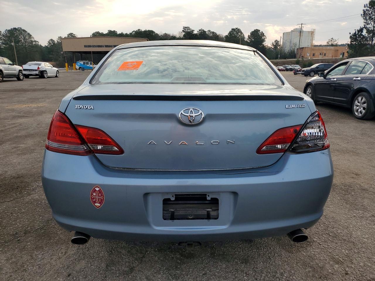 2008 Toyota Avalon Limited - Image 6