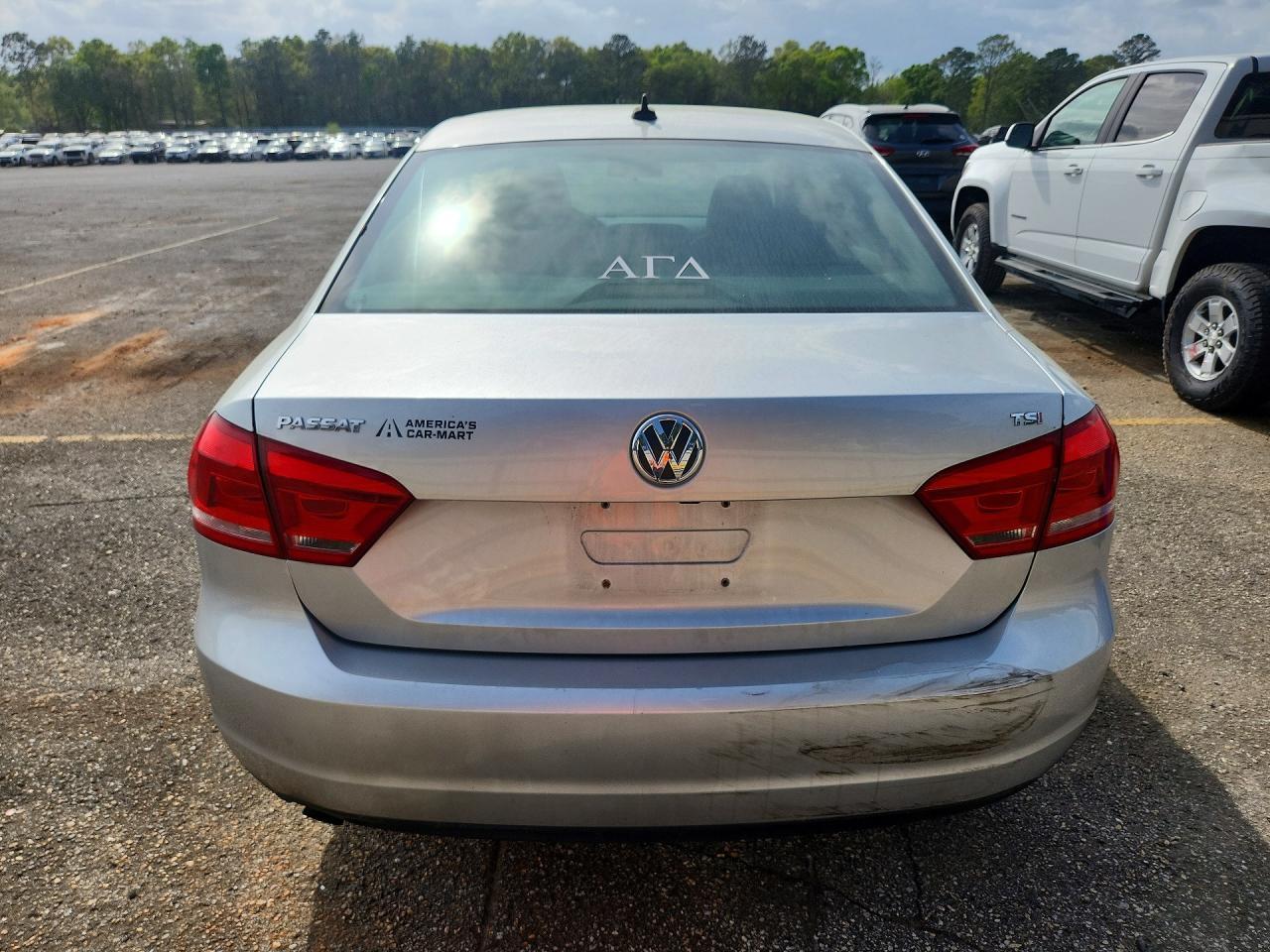 2015 Volkswagen Passat S - Image 6