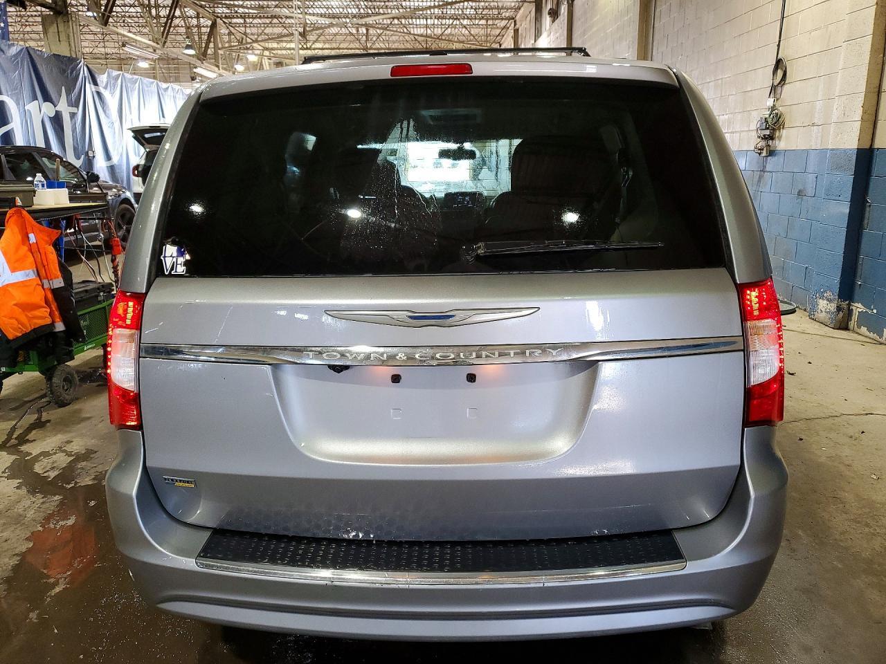 2016 Chrysler Town & Country Touring - Фото 6