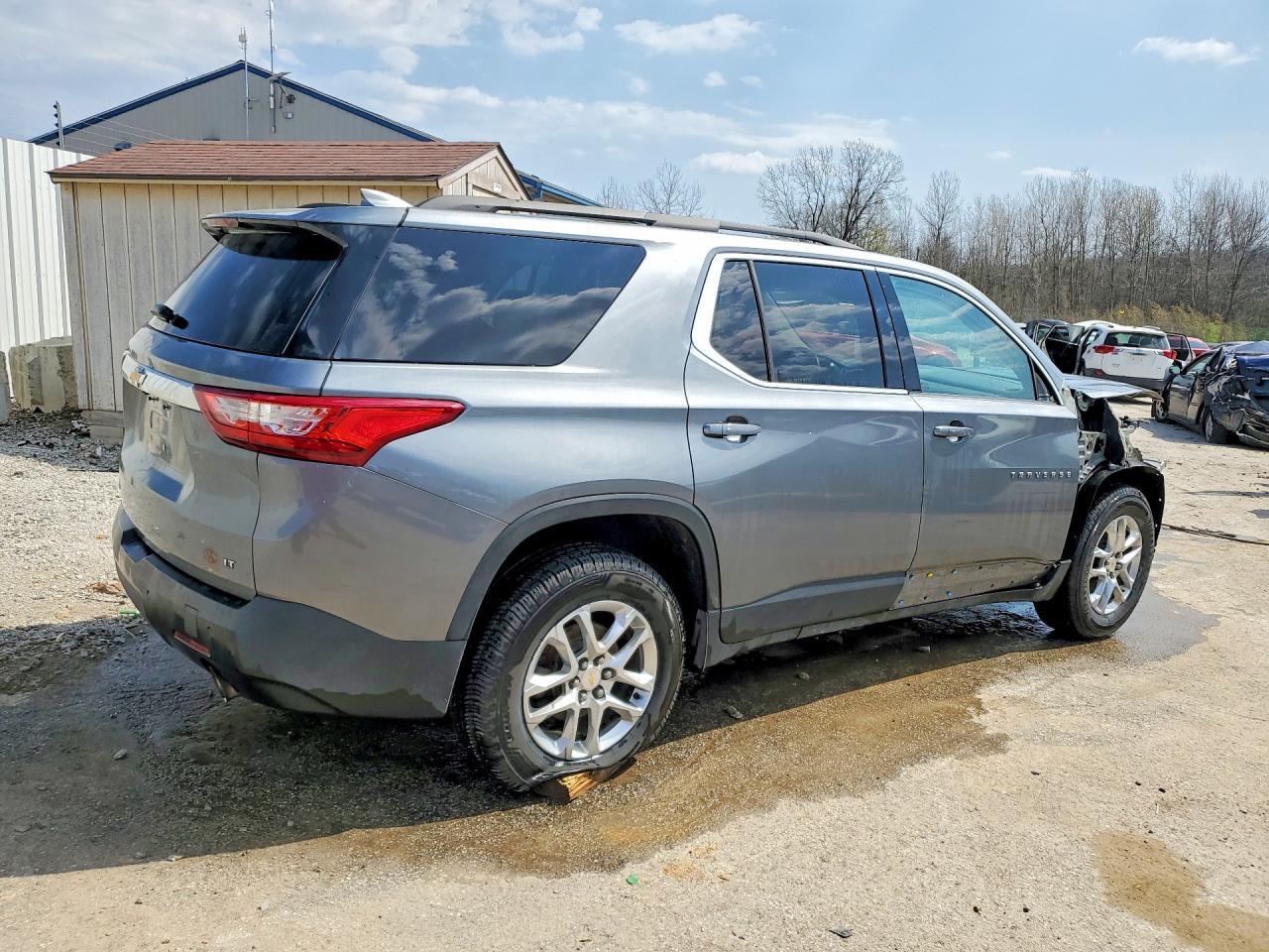 2021 Chevrolet Traverse Lt - Фото 3