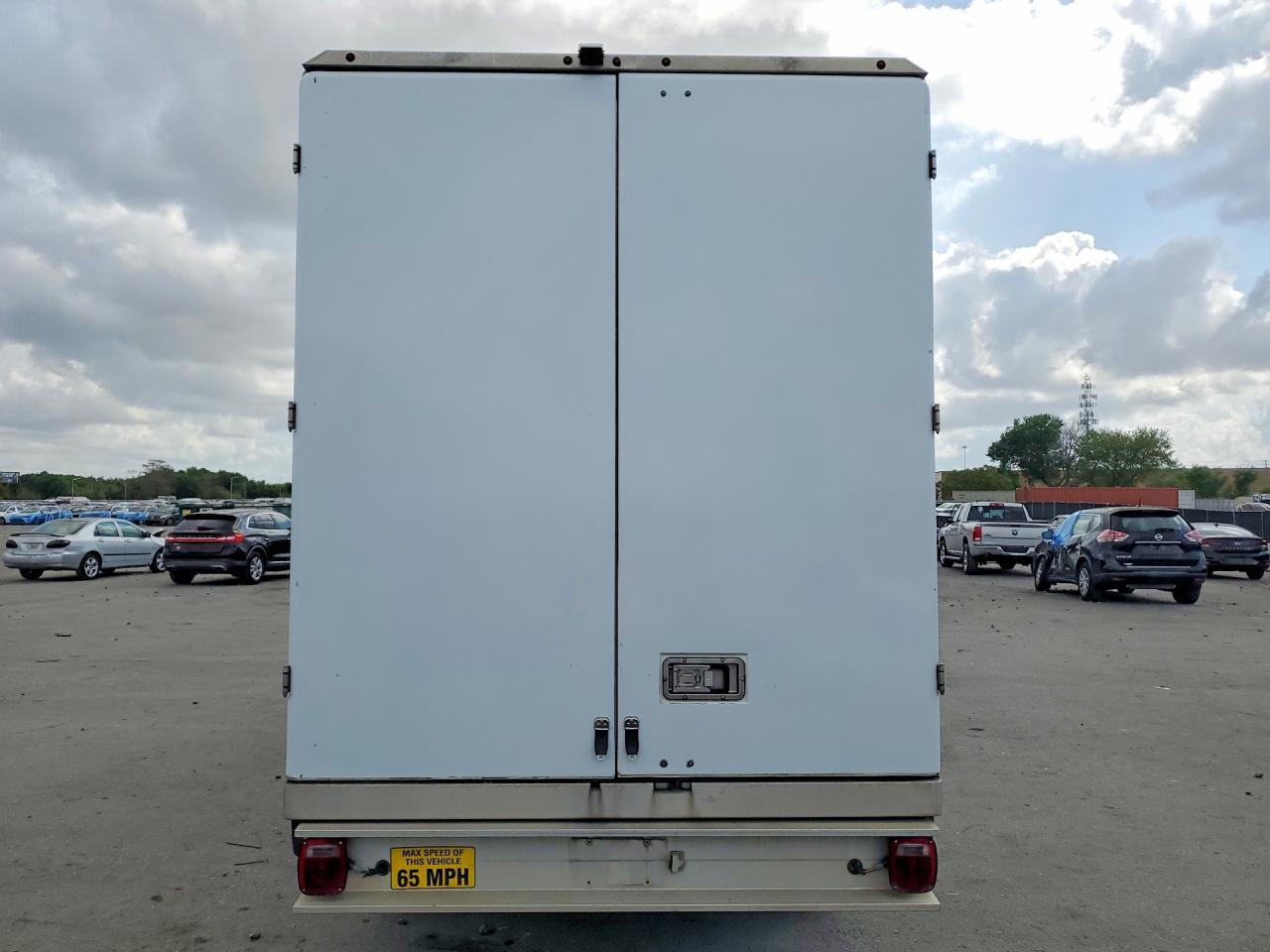 2021 Ford Transit Delivery Truck - Фото 6