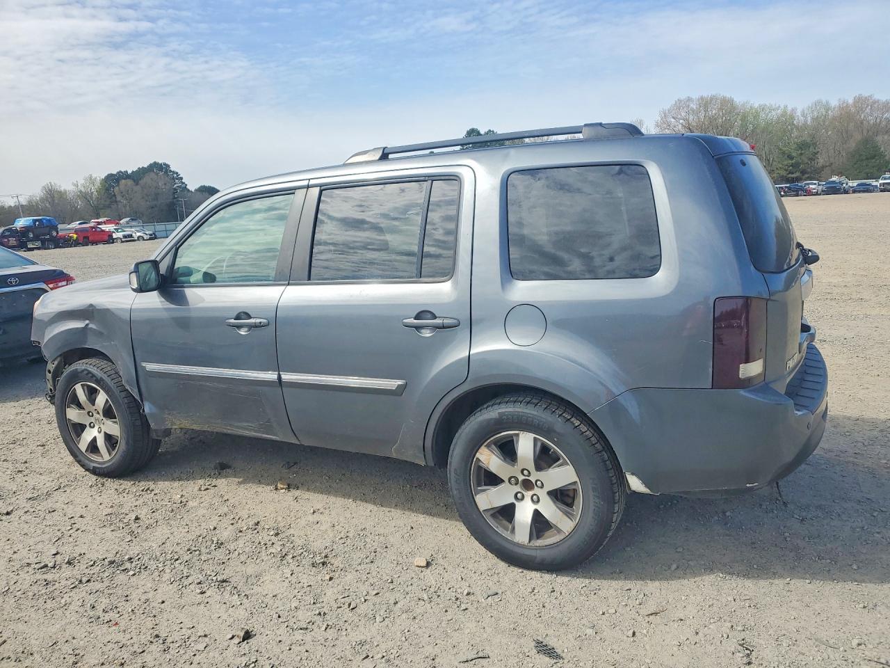 2013 Honda Pilot Touring - Image 2