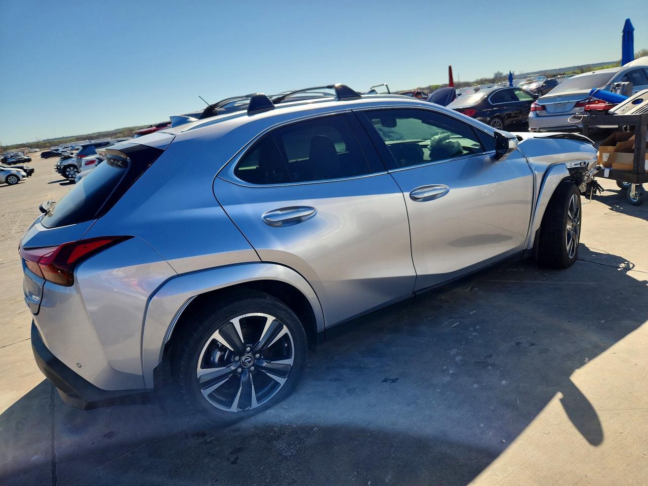 2024 Lexus Ux 250H Premium - Image 3