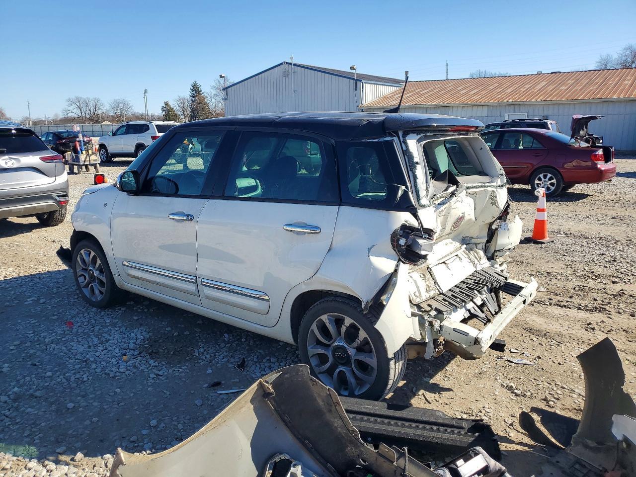 2018 Fiat 500L - Image 2
