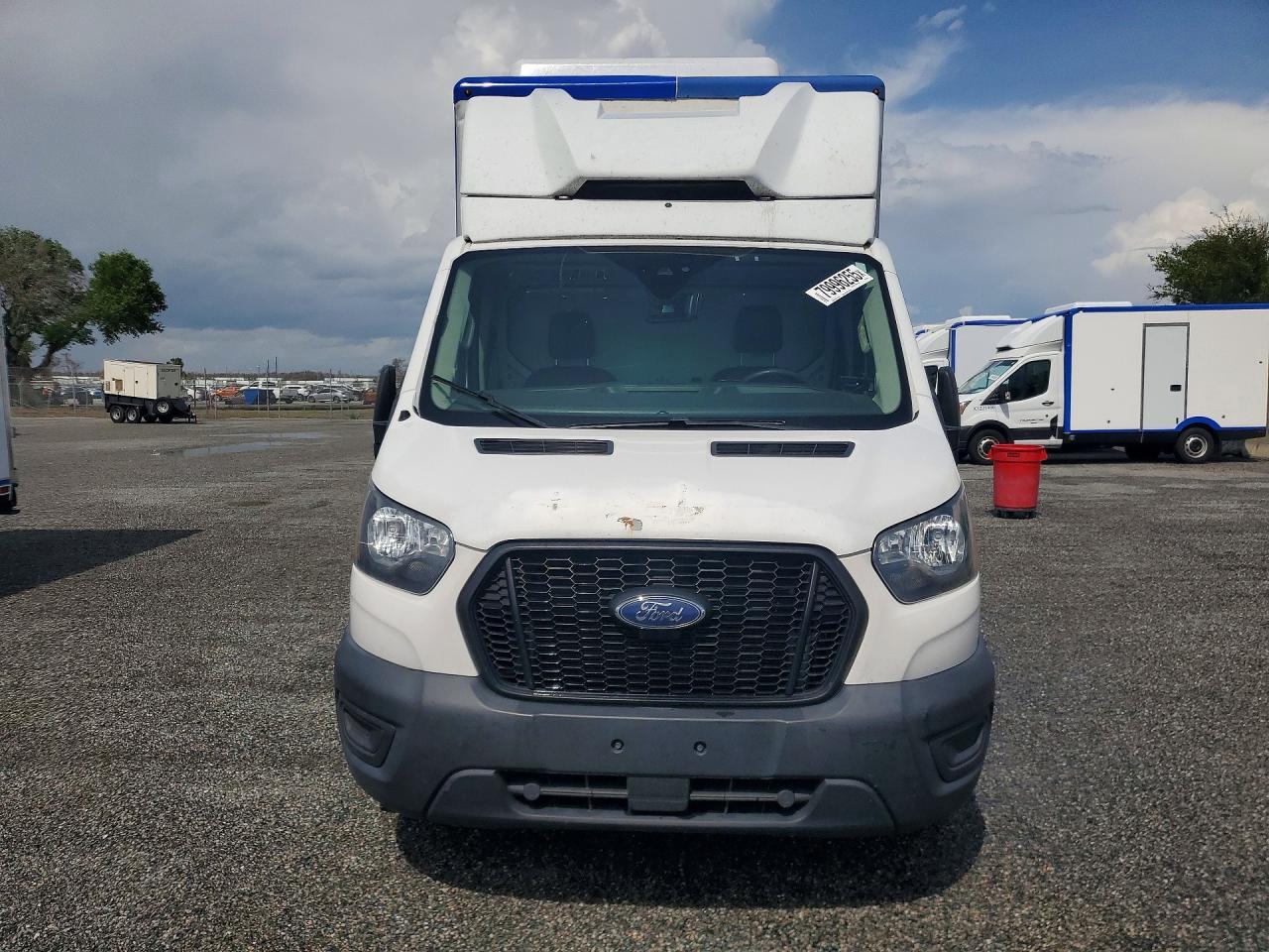 2022 Ford Transit Delivery Truck - Фото 5