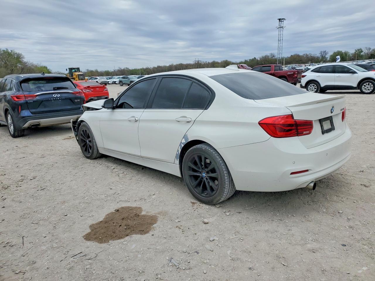 2016 BMW 320 I - Image 2