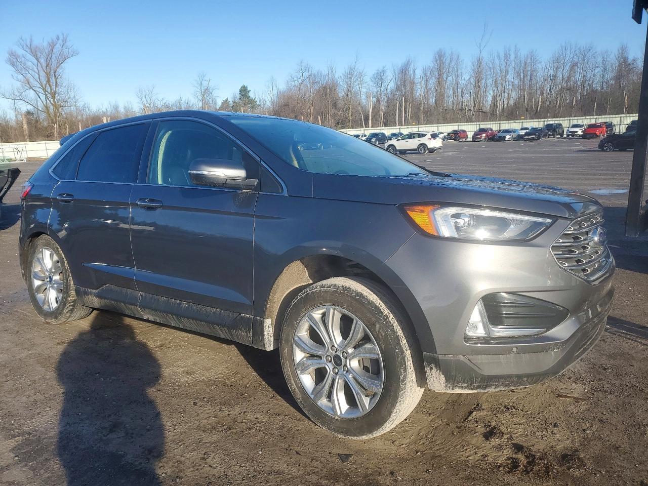 2022 Ford Edge Titanium - Фото 4