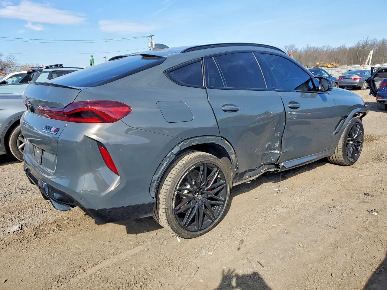 2022 BMW X6 M - Фото 3