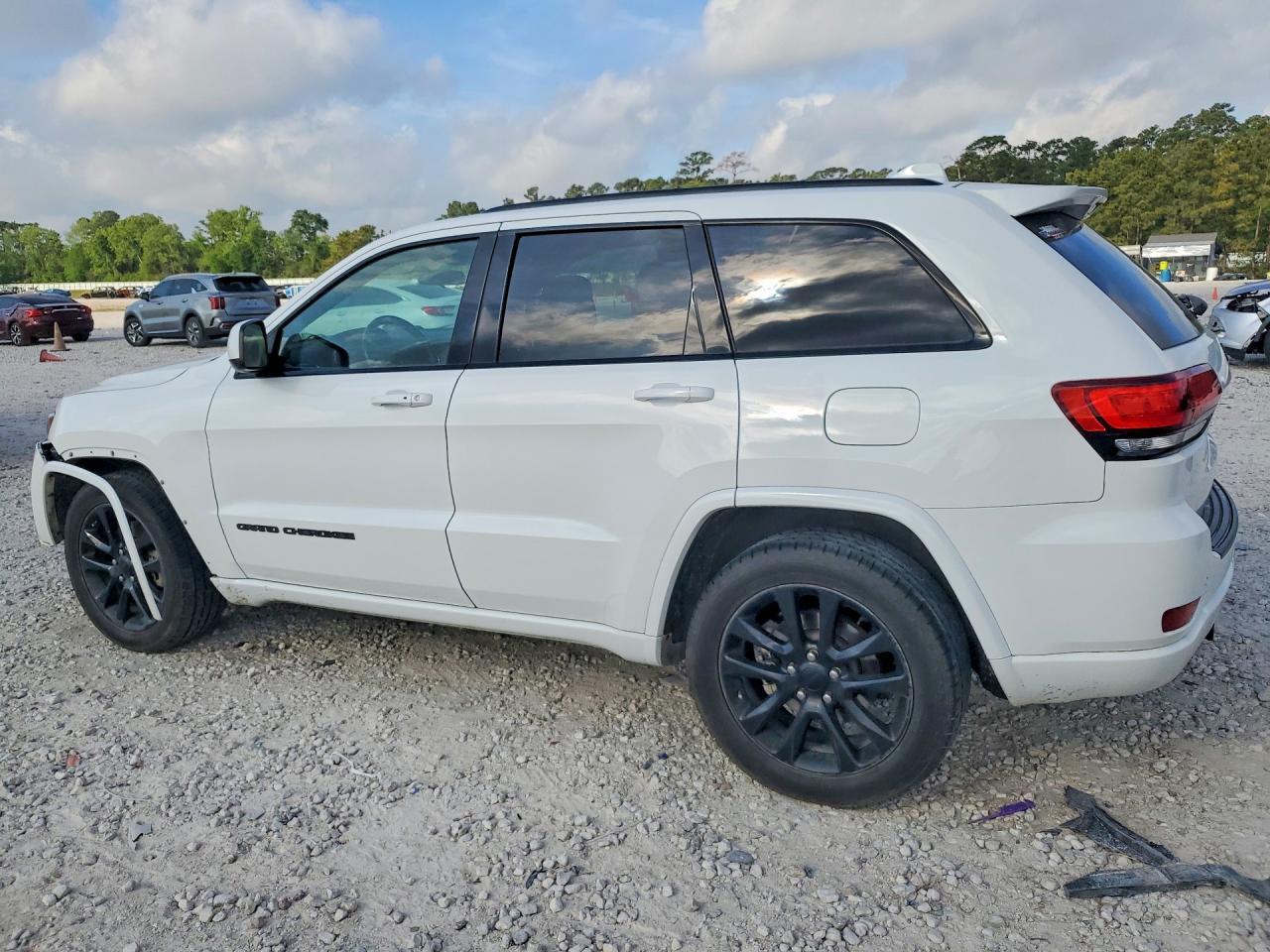2021 Jeep Grand Cherokee Laredo - Фото 2
