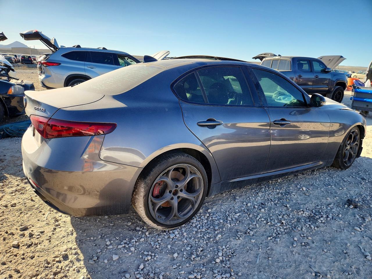 2019 Alfa Romeo Giulia Ti - Фото 3