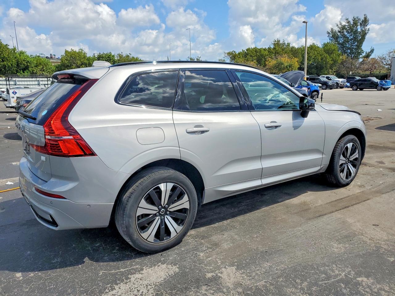 2024 Volvo Xc60 Plus - Image 3