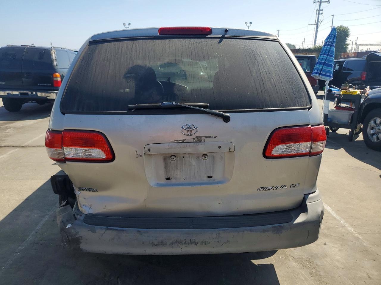 2001 Toyota Sienna Ce - Фото 6