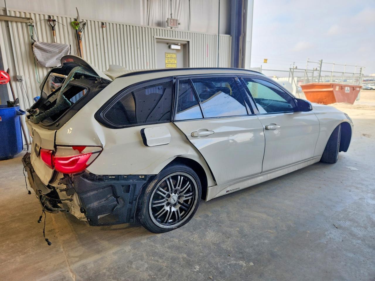 2017 BMW 330 Xi - Фото 3